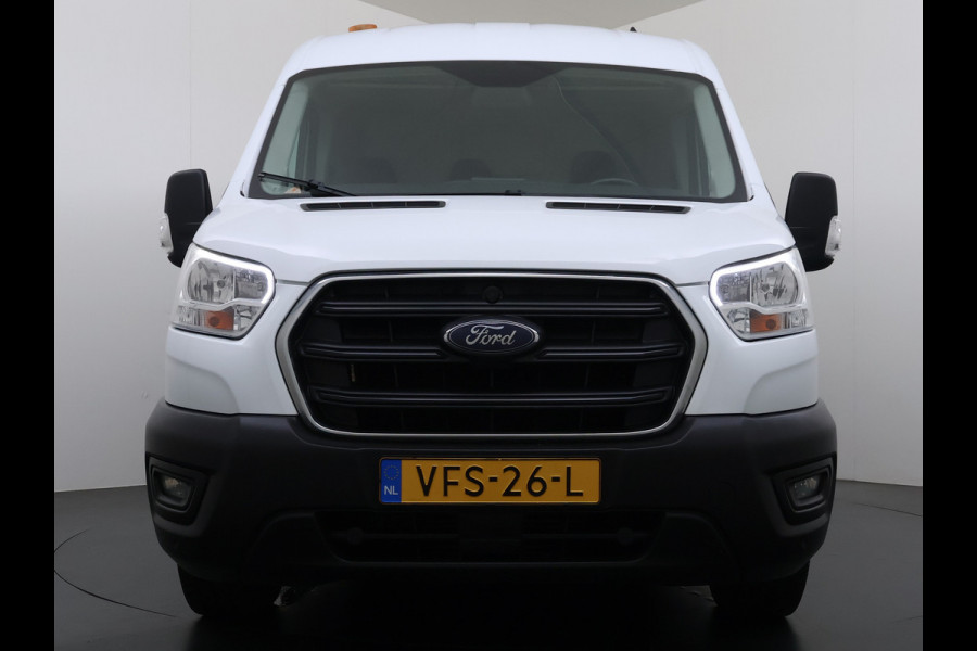 Ford Transit 350 2.0TDCI 170PK Automaat L2H2 3-Persoons Trekhaak Euro 6 Navi Camera Cruise Control DAB Bluetooth Pdc Sidebars Betonplex Vloer Wandbetimmering 3.500KG Trekgewicht 1e Eigenaar Origineel Nederlandse Auto