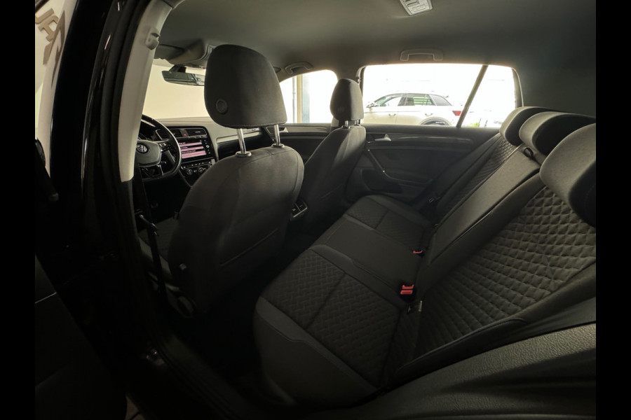 Volkswagen Golf 1.0 TSI Comfortline Camera|CarPlay|ACC