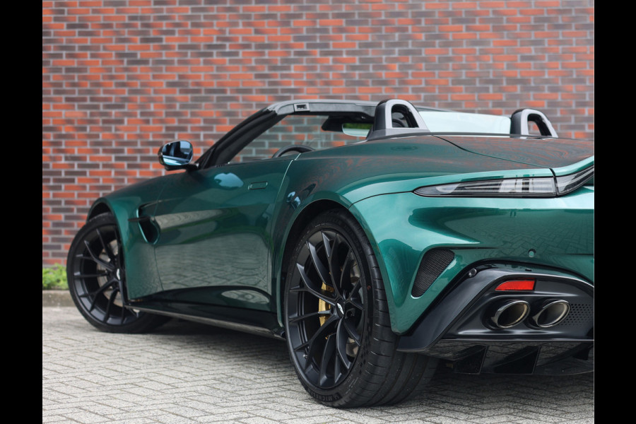Aston Martin Vantage Roadster 4.0 V8 | Malachite - Bowers & Wilkins