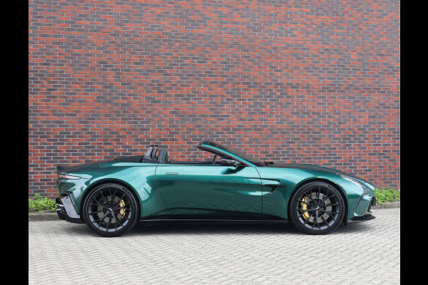 Aston Martin Vantage Roadster 4.0 V8 | Malachite - Bowers & Wilkins