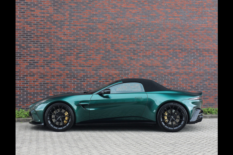 Aston Martin Vantage Roadster 4.0 V8 | Malachite - Bowers & Wilkins