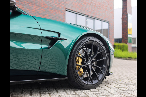 Aston Martin Vantage Roadster 4.0 V8 | Malachite - Bowers & Wilkins