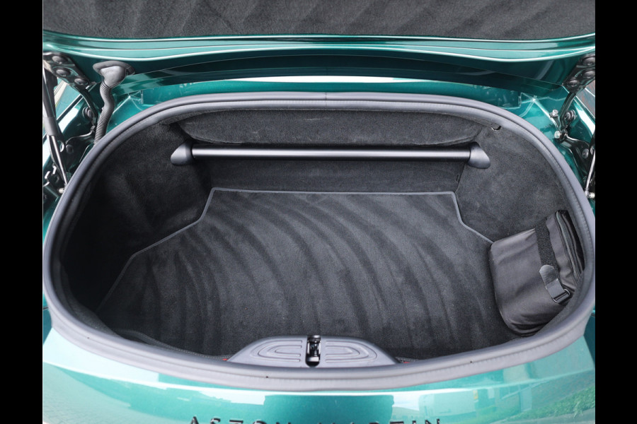 Aston Martin Vantage Roadster 4.0 V8 | Malachite - Bowers & Wilkins