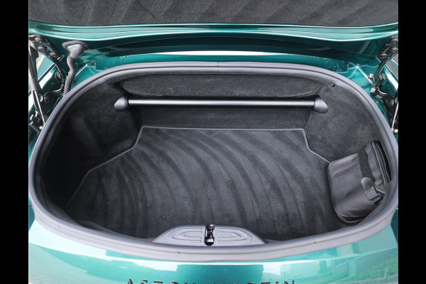 Aston Martin Vantage Roadster 4.0 V8 | Malachite - Bowers & Wilkins