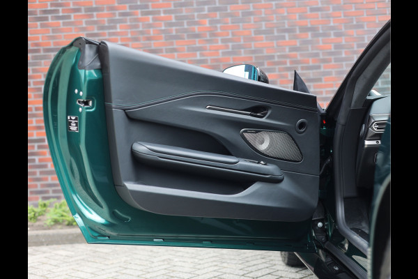 Aston Martin Vantage Roadster 4.0 V8 | Malachite - Bowers & Wilkins