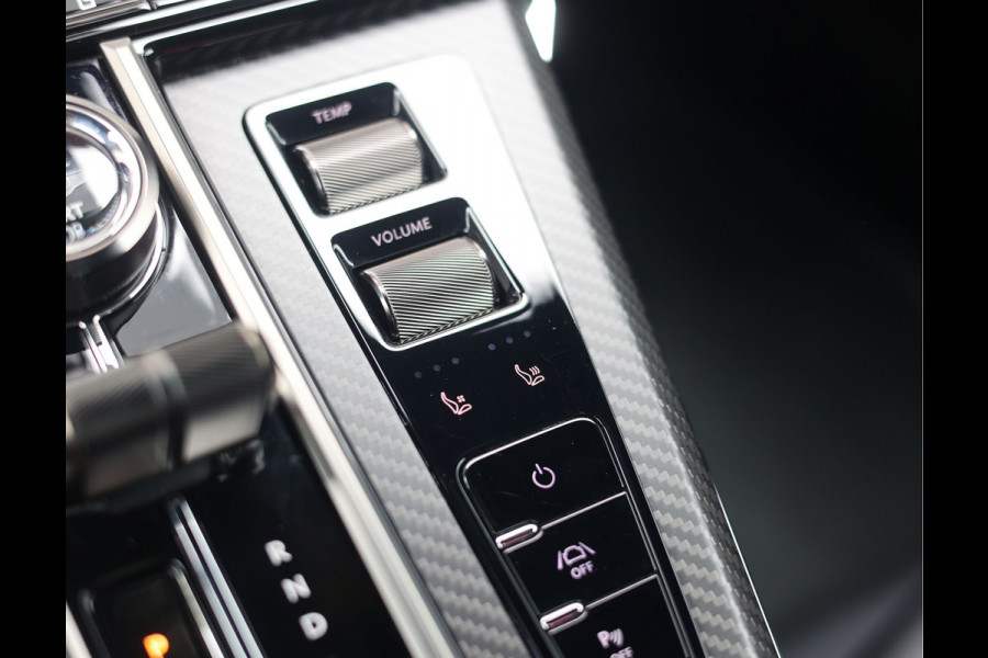 Aston Martin Vantage Roadster 4.0 V8 | Malachite - Bowers & Wilkins