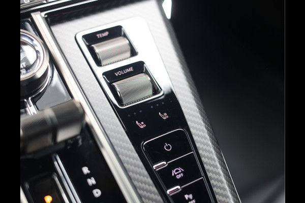 Aston Martin Vantage Roadster 4.0 V8 | Malachite - Bowers & Wilkins