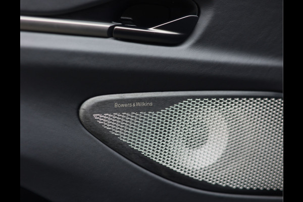 Aston Martin Vantage Roadster 4.0 V8 | Malachite - Bowers & Wilkins