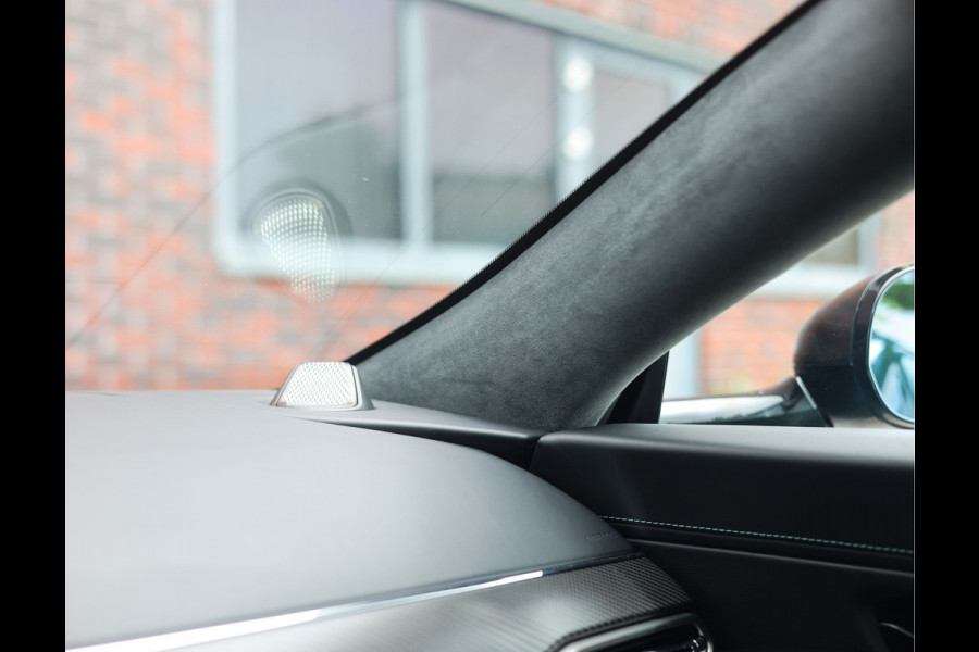 Aston Martin Vantage Roadster 4.0 V8 | Malachite - Bowers & Wilkins