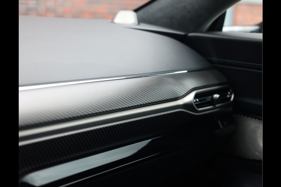 Aston Martin Vantage Roadster 4.0 V8 | Malachite - Bowers & Wilkins