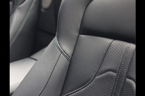 Aston Martin Vantage Roadster 4.0 V8 | Malachite - Bowers & Wilkins
