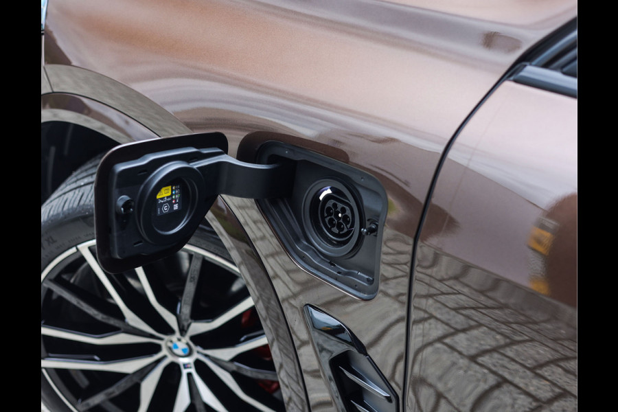 BMW X5 50e xDrive | Macadamia - Pano - Trekhaak