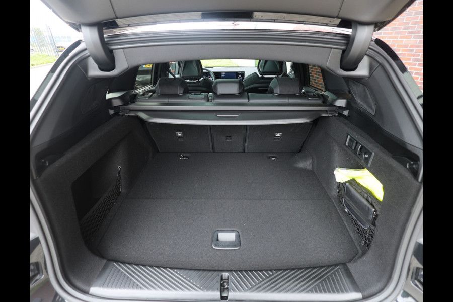 BMW X3 30e xDrive | Pano - Trekhaak - Harman/Kardon