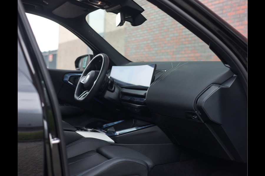 BMW X3 30e xDrive | Pano - Trekhaak - Harman/Kardon