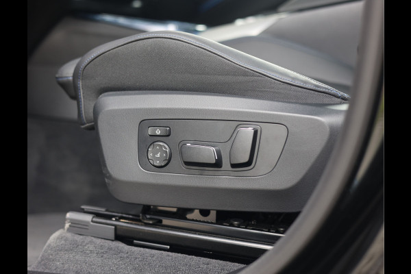 BMW X3 30e xDrive | Pano - Trekhaak - Harman/Kardon