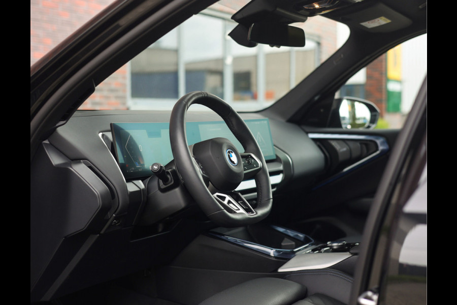 BMW X3 30e xDrive | Pano - Trekhaak - Harman/Kardon