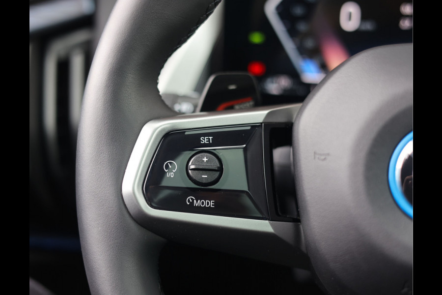BMW X3 30e xDrive | Pano - Trekhaak - Harman/Kardon