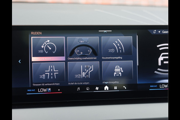 BMW X3 30e xDrive | Pano - Trekhaak - Harman/Kardon