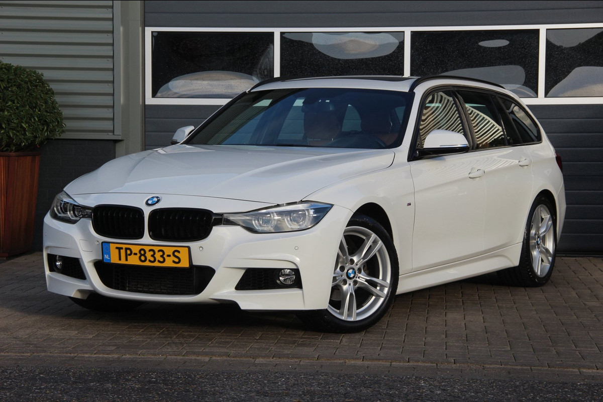 BMW 3 Serie Touring 318i M Sport | 2E EIGENAAR | PANO-DAK | LEDER | HARMAN-KARDON | SPORTONDERSTEL | STOELVERW | NAVI | PDC | LED