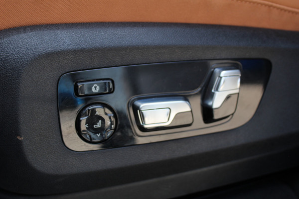 BMW X5 xDrive50e M-Sport Pro | Vierwielbesturing | H&K | Cognac Interior | Panoramadak | Trekhaak | Luchtvering