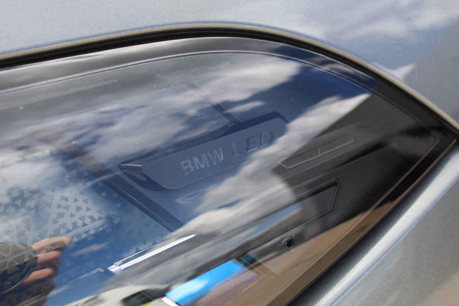 BMW X5 xDrive50e M-Sport Pro | Vierwielbesturing | H&K | Cognac Interior | Panoramadak | Trekhaak | Luchtvering