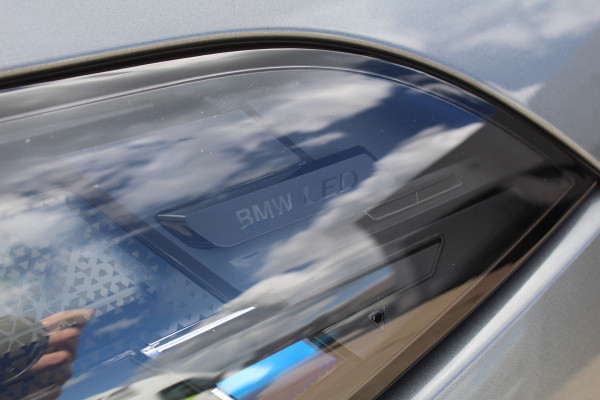 BMW X5 xDrive50e M-Sport Pro | Vierwielbesturing | H&K | Cognac Interior | Panoramadak | Trekhaak | Luchtvering