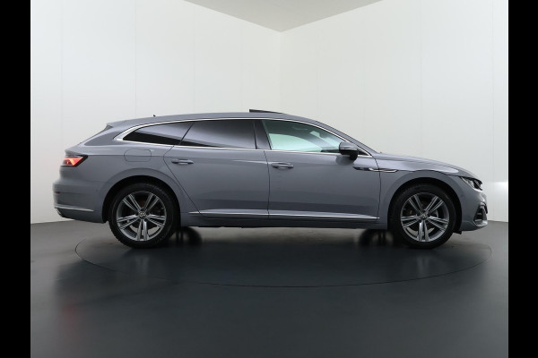 Volkswagen Arteon Shooting Brake 1.4 TSI eHybrid R-Line BINNEN + BUITEN PANO| NAPPALEDER SPORTSTOELEN| ELEK. STOEL MET MEMORY| ELEK. ACHTERKLEP| ACHTERBANK VERWARMD| CAMERA| STOELVERWARMING| CARPLAY| DODE HOEK SENSOR