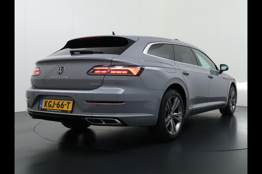 Volkswagen Arteon Shooting Brake 1.4 TSI eHybrid R-Line BINNEN + BUITEN PANO| NAPPALEDER SPORTSTOELEN| ELEK. STOEL MET MEMORY| ELEK. ACHTERKLEP| ACHTERBANK VERWARMD| CAMERA| STOELVERWARMING| CARPLAY| DODE HOEK SENSOR