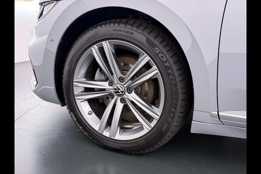 Volkswagen Arteon Shooting Brake 1.4 TSI eHybrid R-Line BINNEN + BUITEN PANO| NAPPALEDER SPORTSTOELEN| ELEK. STOEL MET MEMORY| ELEK. ACHTERKLEP| ACHTERBANK VERWARMD| CAMERA| STOELVERWARMING| CARPLAY| DODE HOEK SENSOR