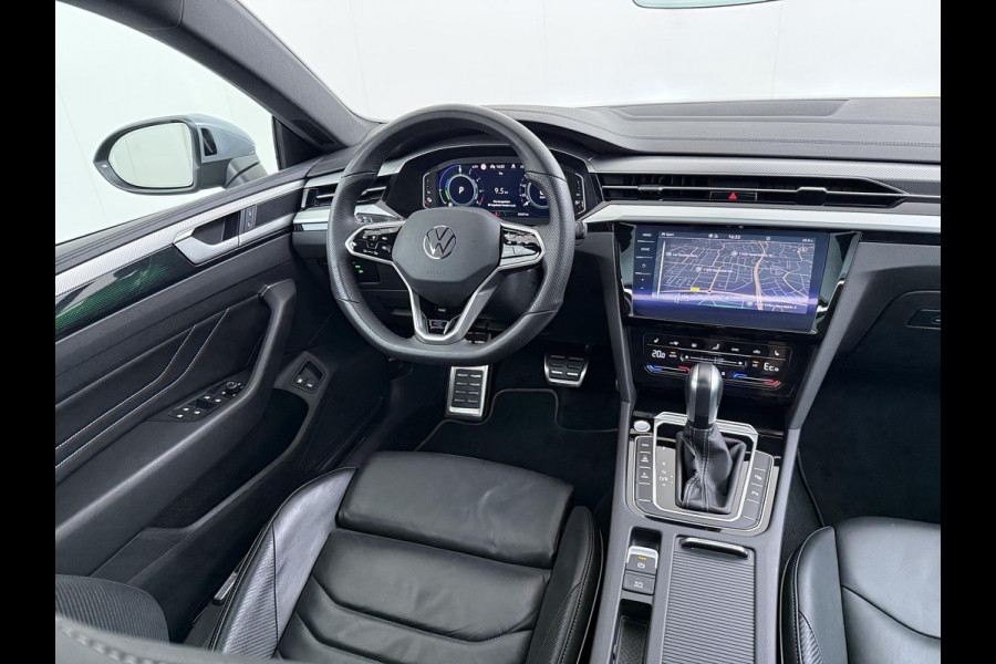 Volkswagen Arteon Shooting Brake 1.4 TSI eHybrid R-Line BINNEN + BUITEN PANO| NAPPALEDER SPORTSTOELEN| ELEK. STOEL MET MEMORY| ELEK. ACHTERKLEP| ACHTERBANK VERWARMD| CAMERA| STOELVERWARMING| CARPLAY| DODE HOEK SENSOR