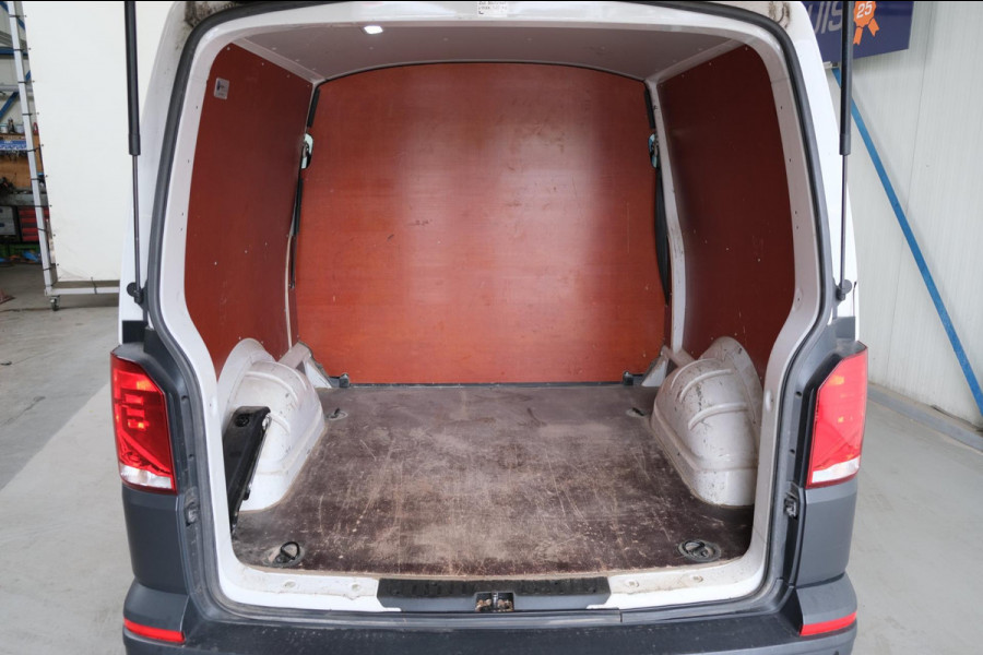 Volkswagen Transporter 2.0 TDI L2H1 30 DC