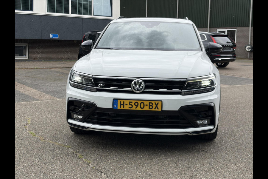 Volkswagen Tiguan 1.5 TSI ACT Highline Business R VAN: 30.900,- VOOR: 27.877,- UW WKVOORDEEL: 3.023,- | 3X R-LINE | R-LINE BINNEN + BUITEN + ONDERSTEL | PANORAMADAK | DIGITAAL COCKPIT | ACHTERUITRIJCAMERA | ONDERHOUDSHISTORIE COMPLEET | APPLE CARPLAY | TREKHAAK