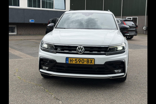 Volkswagen Tiguan 1.5 TSI ACT Highline Business R VAN: 30.900,- VOOR: 27.877,- UW WKVOORDEEL: 3.023,- | 3X R-LINE | R-LINE BINNEN + BUITEN + ONDERSTEL | PANORAMADAK | DIGITAAL COCKPIT | ACHTERUITRIJCAMERA | ONDERHOUDSHISTORIE COMPLEET | APPLE CARPLAY | TREKHAAK