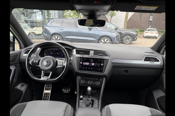 Volkswagen Tiguan 1.5 TSI ACT Highline Business R VAN: 30.900,- VOOR: 27.877,- UW WKVOORDEEL: 3.023,- | 3X R-LINE | R-LINE BINNEN + BUITEN + ONDERSTEL | PANORAMADAK | DIGITAAL COCKPIT | ACHTERUITRIJCAMERA | ONDERHOUDSHISTORIE COMPLEET | APPLE CARPLAY | TREKHAAK