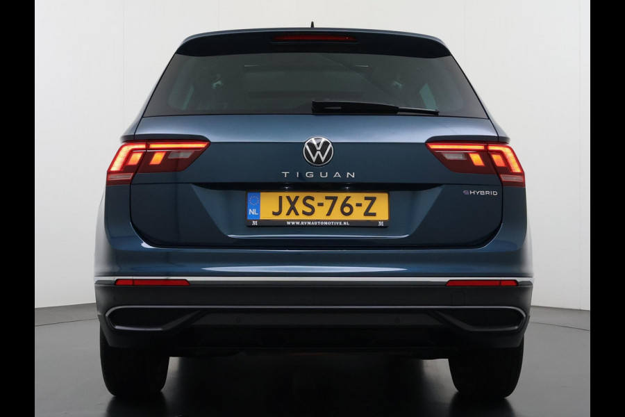 Volkswagen Tiguan 1.4 TSI eHybrid PHEV VAN: 30.900,- VOOR: 28.877,- UW WKVOORDEEL: 2.023,- | DIRECT LEVERBAAR | RECENT ONDERHOUD UITGEVOERD | 360 CAMERA ZICHT | STOEL- EN STUURWIELVERWARMING | PANORAMADAK | INCLUSIEF 12 MAANDEN BOVAG-GARANTIE