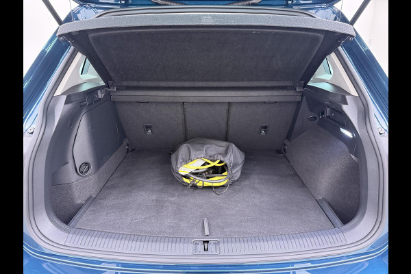 Volkswagen Tiguan 1.4 TSI eHybrid PHEV VAN: 30.900,- VOOR: 28.877,- UW WKVOORDEEL: 2.023,- | DIRECT LEVERBAAR | RECENT ONDERHOUD UITGEVOERD | 360 CAMERA ZICHT | STOEL- EN STUURWIELVERWARMING | PANORAMADAK | INCLUSIEF 12 MAANDEN BOVAG-GARANTIE