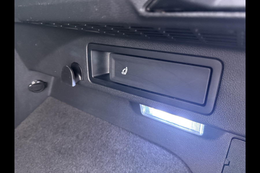 Volkswagen Tiguan 1.4 TSI eHybrid PHEV VAN: 30.900,- VOOR: 28.877,- UW WKVOORDEEL: 2.023,- | DIRECT LEVERBAAR | RECENT ONDERHOUD UITGEVOERD | 360 CAMERA ZICHT | STOEL- EN STUURWIELVERWARMING | PANORAMADAK | INCLUSIEF 12 MAANDEN BOVAG-GARANTIE