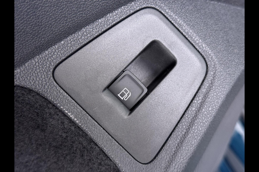 Volkswagen Tiguan 1.4 TSI eHybrid PHEV VAN: 30.900,- VOOR: 28.877,- UW WKVOORDEEL: 2.023,- | DIRECT LEVERBAAR | RECENT ONDERHOUD UITGEVOERD | 360 CAMERA ZICHT | STOEL- EN STUURWIELVERWARMING | PANORAMADAK | INCLUSIEF 12 MAANDEN BOVAG-GARANTIE
