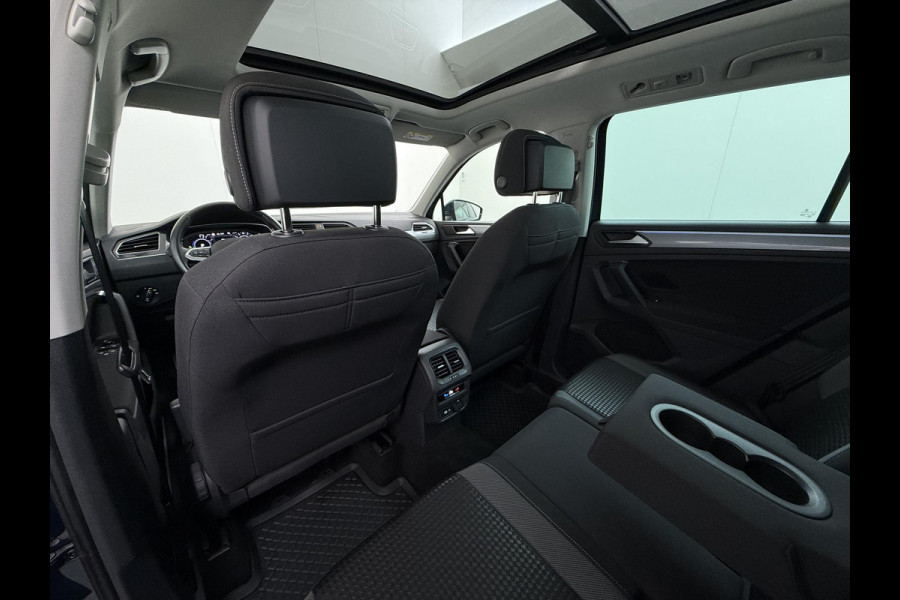 Volkswagen Tiguan 1.4 TSI eHybrid PHEV VAN: 30.900,- VOOR: 28.877,- UW WKVOORDEEL: 2.023,- | DIRECT LEVERBAAR | RECENT ONDERHOUD UITGEVOERD | 360 CAMERA ZICHT | STOEL- EN STUURWIELVERWARMING | PANORAMADAK | INCLUSIEF 12 MAANDEN BOVAG-GARANTIE