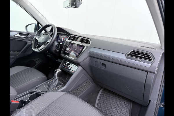 Volkswagen Tiguan 1.4 TSI eHybrid PHEV VAN: 30.900,- VOOR: 28.877,- UW WKVOORDEEL: 2.023,- | DIRECT LEVERBAAR | RECENT ONDERHOUD UITGEVOERD | 360 CAMERA ZICHT | STOEL- EN STUURWIELVERWARMING | PANORAMADAK | INCLUSIEF 12 MAANDEN BOVAG-GARANTIE