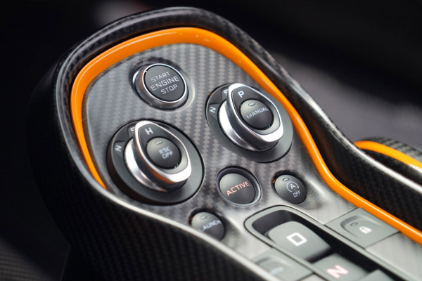 McLaren 620R 3.8 V8 / 1 of 225 / MSO R Pack / Bowers & Wilkins / MSO Defined Carbon Fibre / McLaren Track Telemetry
