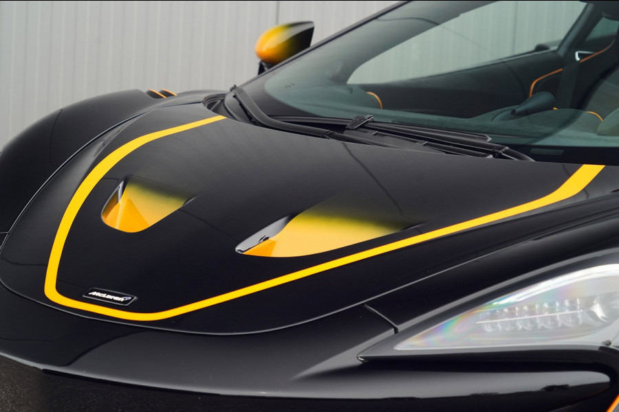 McLaren 620R 3.8 V8 / 1 of 225 / MSO R Pack / Bowers & Wilkins / MSO Defined Carbon Fibre / McLaren Track Telemetry