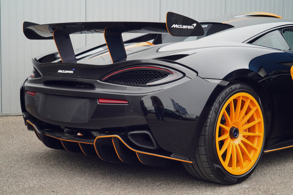 McLaren 620R 3.8 V8 / 1 of 225 / MSO R Pack / Bowers & Wilkins / MSO Defined Carbon Fibre / McLaren Track Telemetry