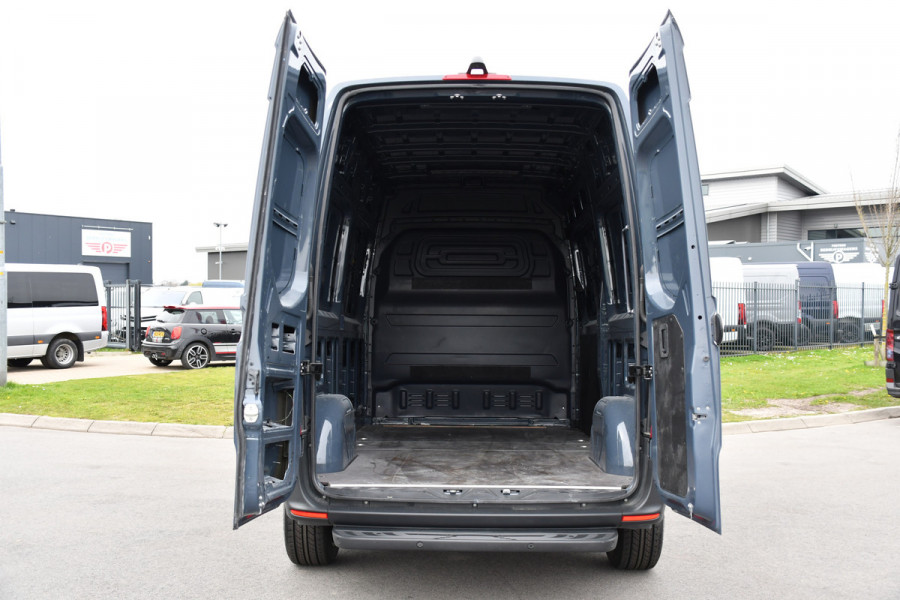 Mercedes-Benz Sprinter 315 1.9 CDI L2H2 AMG Edition Adaptieve Cruise, Camera, Carplay, 150pk, LED, Dodehoek, Sensoren, Multimedia, Uniek!