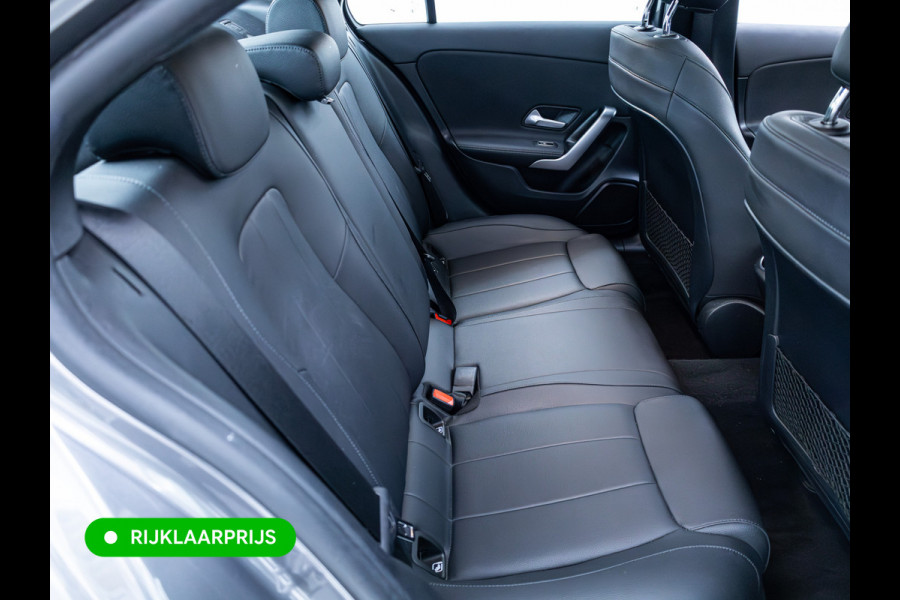 Mercedes-Benz A-Klasse 200 Premium Plus | Leer | Panodak | Stoelverw. | Afn. trekhaak | Navigatie | All-season banden | Cruise | Camera | Matrix Led