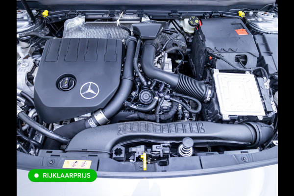 Mercedes-Benz A-Klasse 200 Premium Plus | Leer | Panodak | Stoelverw. | Afn. trekhaak | Navigatie | All-season banden | Cruise | Camera | Matrix Led