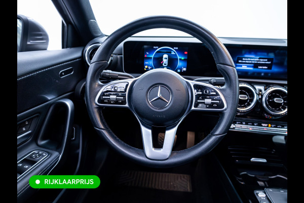 Mercedes-Benz A-Klasse 200 Premium Plus | Leer | Panodak | Stoelverw. | Afn. trekhaak | Navigatie | All-season banden | Cruise | Camera | Matrix Led
