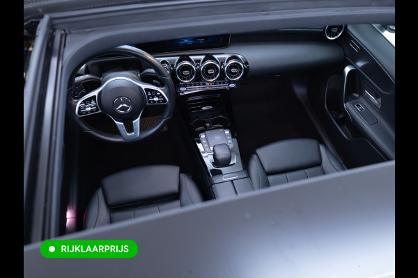 Mercedes-Benz A-Klasse 200 Premium Plus | Leer | Panodak | Stoelverw. | Afn. trekhaak | Navigatie | All-season banden | Cruise | Camera | Matrix Led