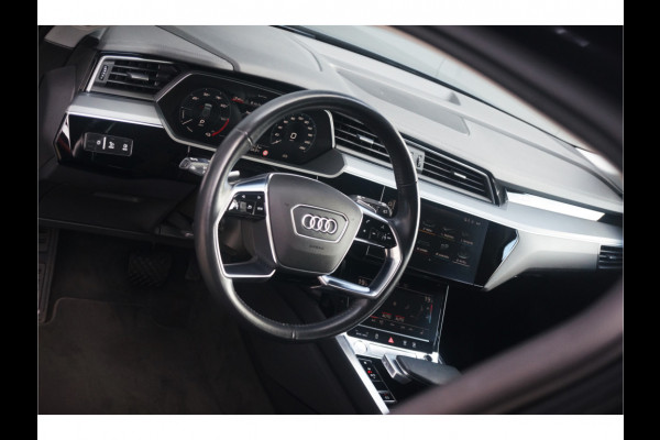Audi e-tron e-tron 50 quattro Launch edition plus 71 kWh | Panoramadak | Stoelverwarming | Memory Seat | Adaptive Cruise Control | Luchtvering | Parkeersensoren | Apple Carplay | Keyless