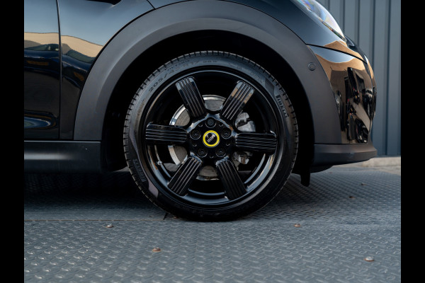 MINI Electric MINI Yours 33 kWh | Leder | Pano | Head Up | Harman/Kardon | Keyless | Camera | Prijs Rijklaar!!